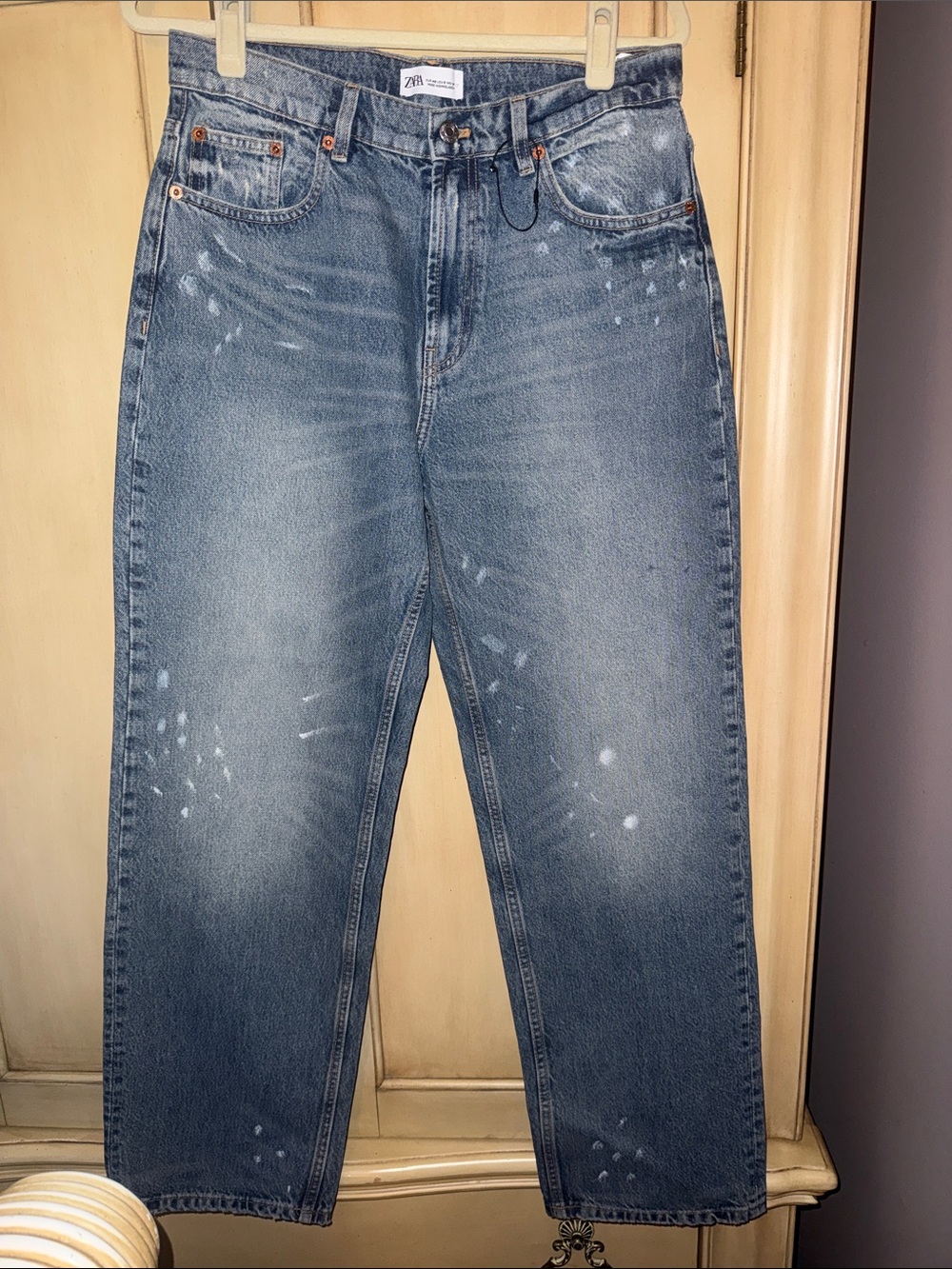 Zara Relaxed Fit Washed Blue Jeans splattered paint